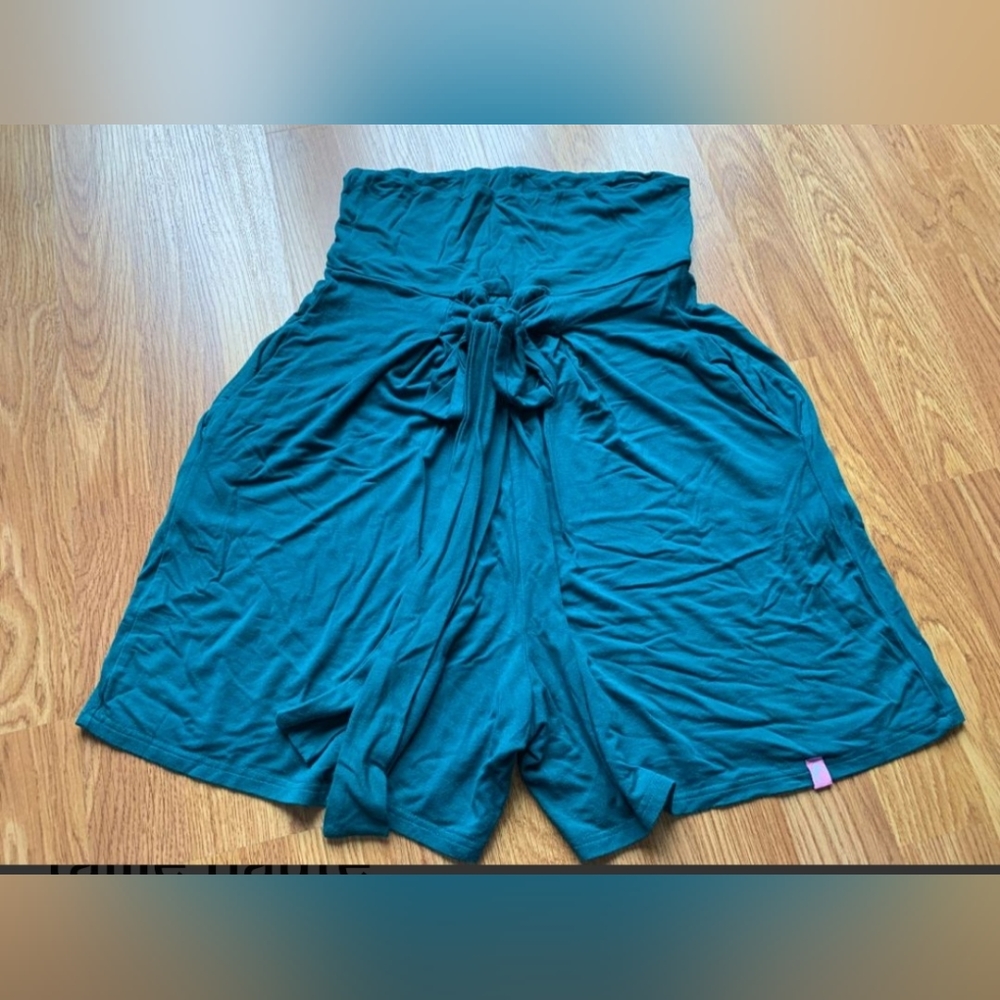 Lait de Poule Shorts